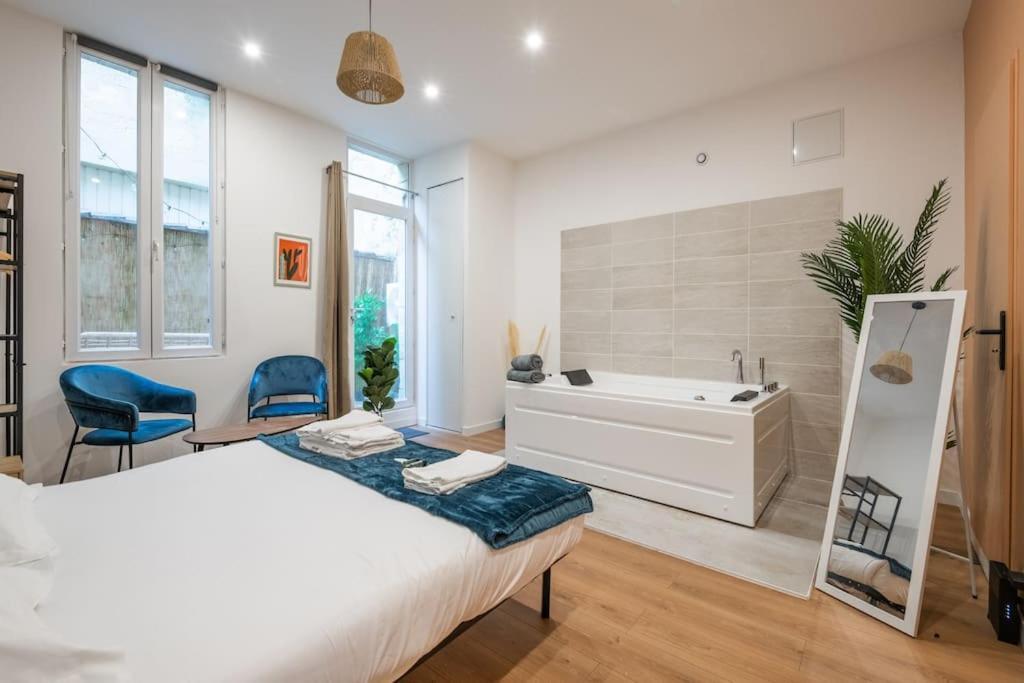 Charmant Cocon Avec Jacuzzi - Bordeaux Centre Bagian luar foto